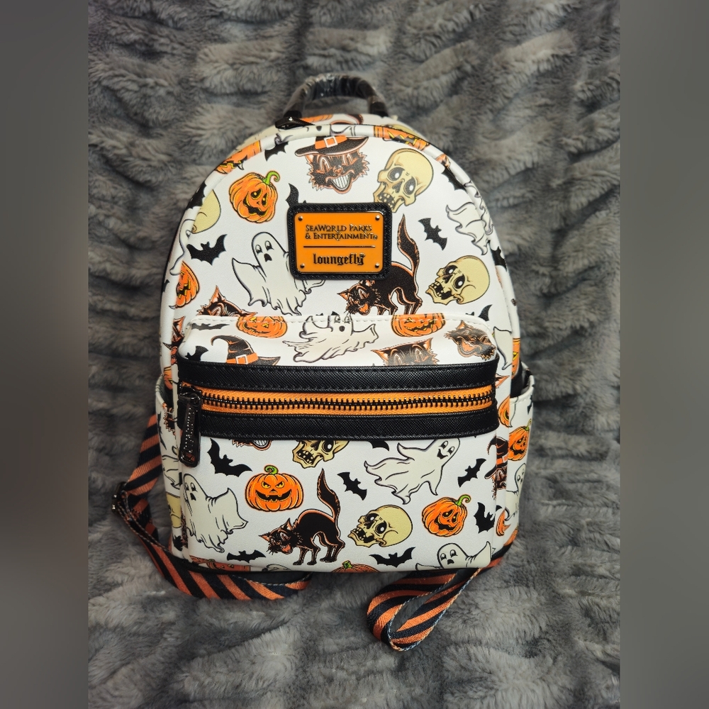 NWT Halloween Glow in the Dark Seaworld Parks Howl-O-Scream Exclusive Loungefly